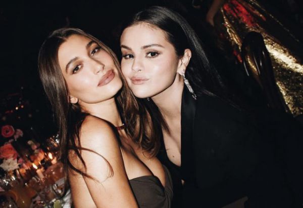 8688_heili_biber_i_selena.jpg (32.88 Kb)