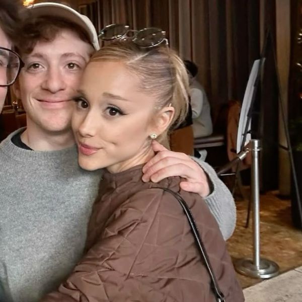 8851_ariana_grande_i_itan_sleiter.jpg (51.28 Kb)