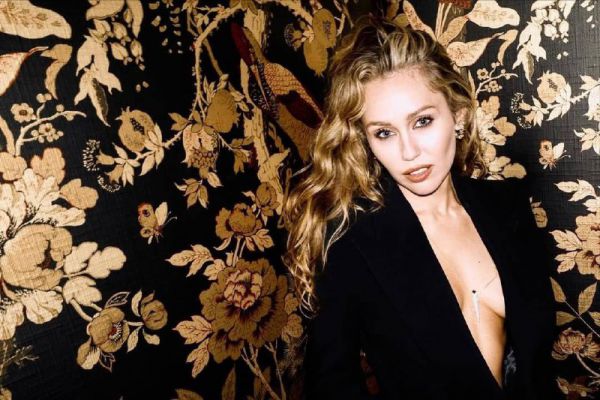 9738_maili_sairus2.jpg (61.43 Kb)