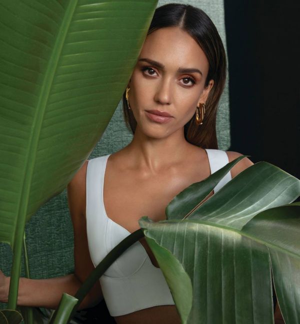 9818_dzhessika_alba3.jpg (43.39 Kb)