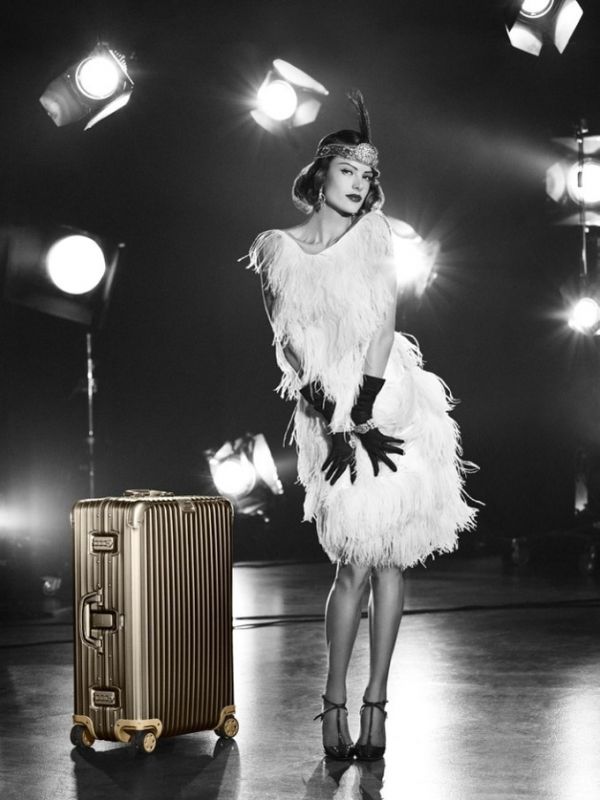 alessa-ambrosio-rimowa-luggage-ad-campaign7-800x1444.jpg (58.72 Kb)