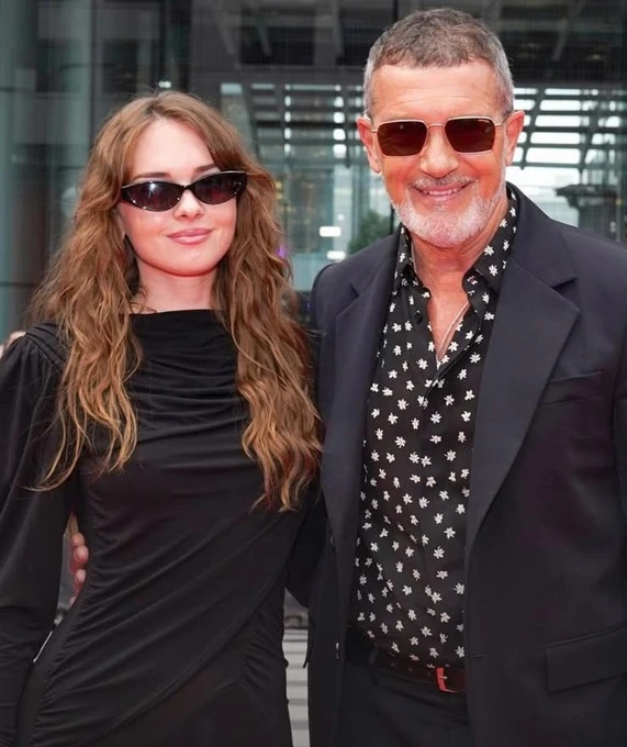 banderas1_7043a9fc.webp (59.12 Kb)