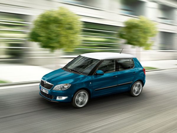 fabia-e03-colored-roof-hatchback-01.jpg (.14 Kb)