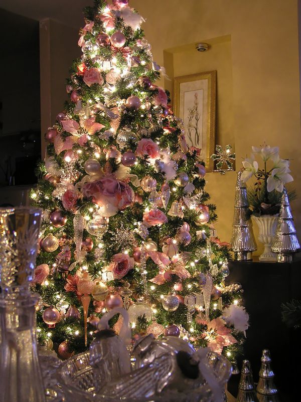 floral-christmas-tree-decorating-ideas-33__605.jpg (115.67 Kb)