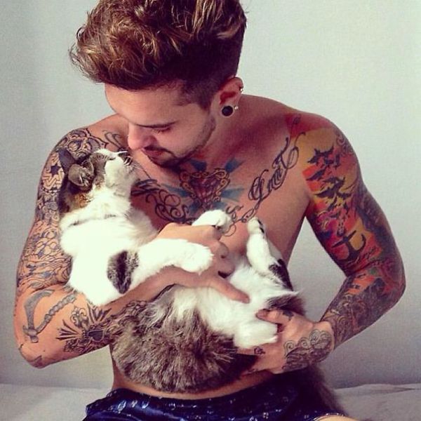 hot-dudes-with-kittens-instagram-__605.jpg (63.26 Kb)