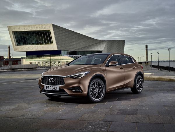 infiniti-q30-2.jpg (46.1 Kb)