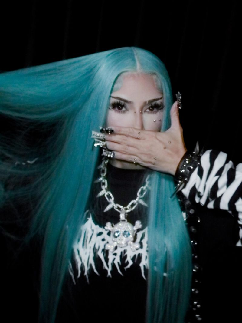 kim3_cf6f8abb.jpg (71.67 Kb)