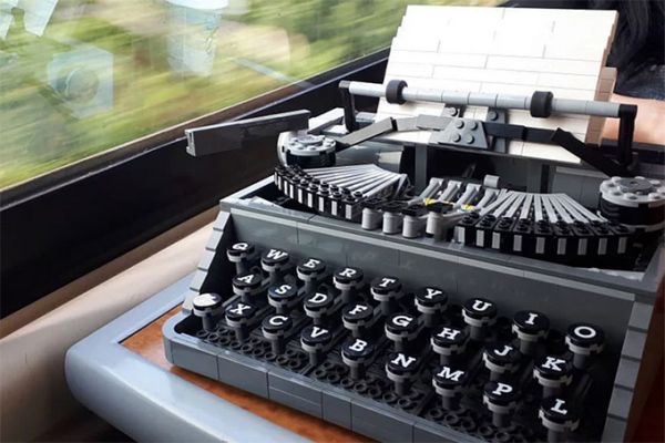 lego-typewriter-11.jpg (.11 Kb)