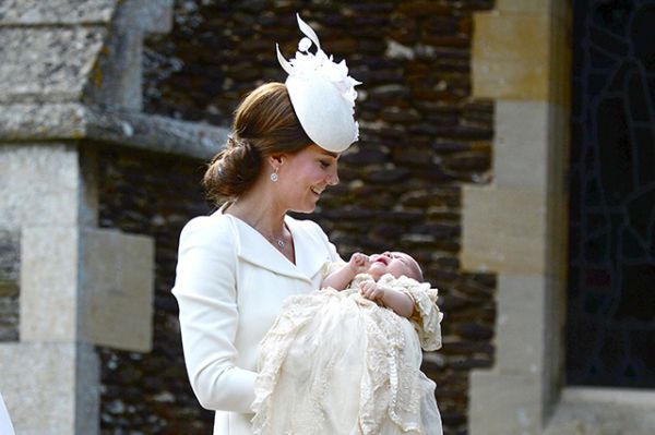 the_christening_of_princess_charlotte_of_cambridge3.jpg (36.19 Kb)