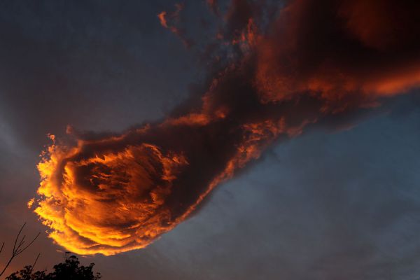 unusual-cloud-formation-fist-hand-of-god-portugal-2.jpg (20.32 Kb)