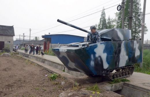 father-builds-a-fully-functioning-tank-pixanews-3-680x438.jpg (34.36 Kb)
