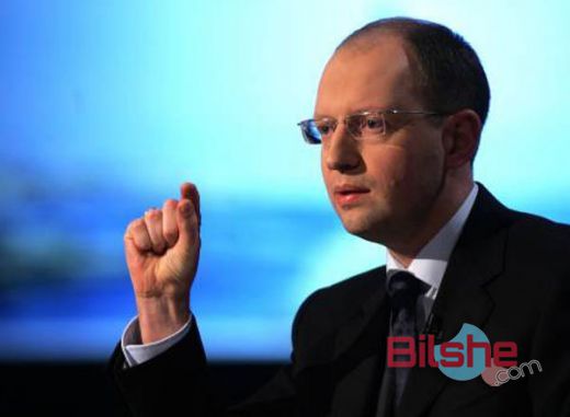 1368626053_yacenyuk-v-rabochee-vremya-otdyhaet-na-mertvom-more1.jpg (19.46 Kb)