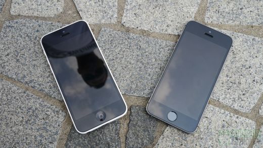 1379921958_iphone5c-vs-iphone5s-front-cement-12-aa.jpg (42.02 Kb)