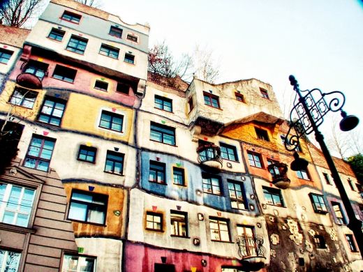 hundertwasser_village_by_gocrackthesky.jpg (65.34 Kb)